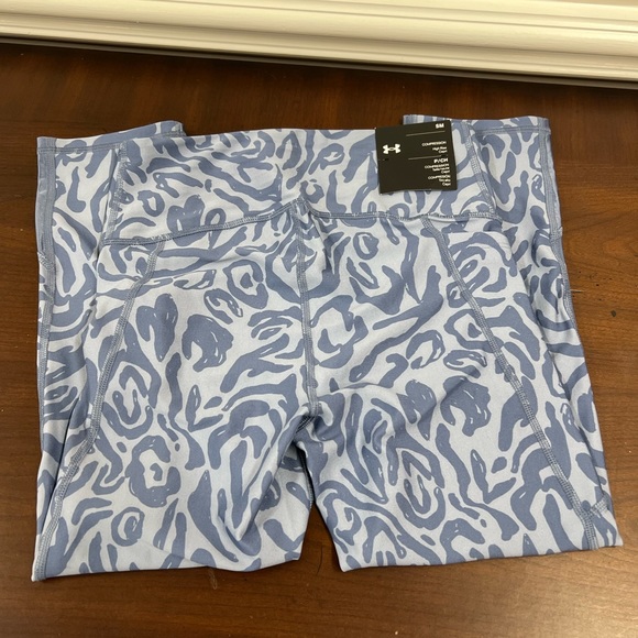 Under Armour No-Slip Waistband Tonal Print Capris Size Small - Picture 4 of 6